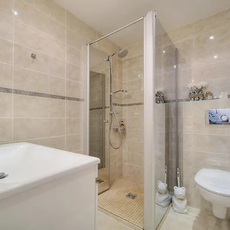 Apartment 2 Pieces Moderne Centre A1b237 *